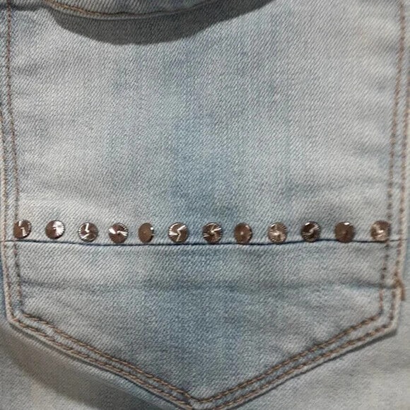 Nine West Taylor cuffed capri jeans size 4 stud embelished pockets * - Picture 8 of 13